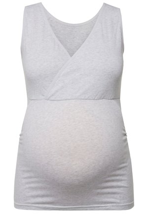 Grijze zwangerschapstanktop met een V-hals, mouwloos ontwerp en geplooide zijnaad voor een rekbare pasvorm rond de buik. Zacht, lichtgewicht stof.