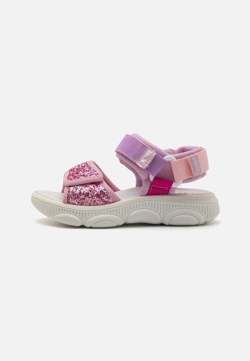 Rosa og lilla sandaler med glitterdetaljer, justerbare stropper, polstret såle og teksturert gummibunn.