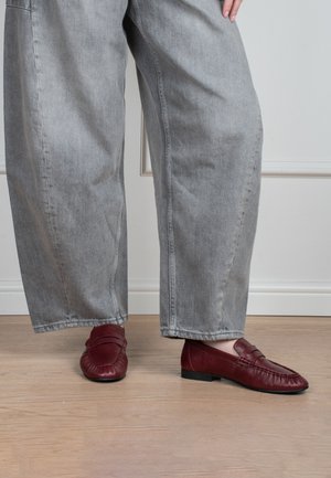Poelman, POELMAN SAMMY DAMES LOAFERS. - Chaussons - dark red