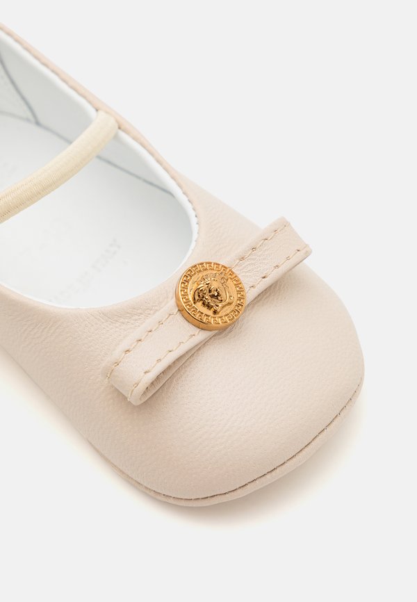 FLAT – Riemchenballerina – ivory