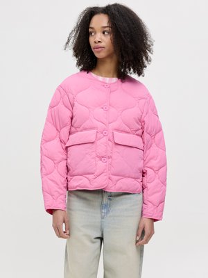 Quilted pink jacket with round buttons, two front pockets, and a cropped design. Features a smooth texture and rounded stitched patterns.
