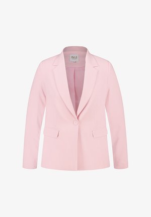 Lichtroze damesblazer met lange mouwen, één knoopsluiting, gekerfde revers en twee klepzakken aan de voorkant, getoond op een witte achtergrond.