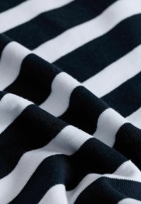 Next STRIPE  REGULAR FIT - Svetríkové šaty - navy blue