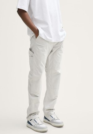 TOM TAILOR DENIM UTILITY  - Trousers - chalk grey