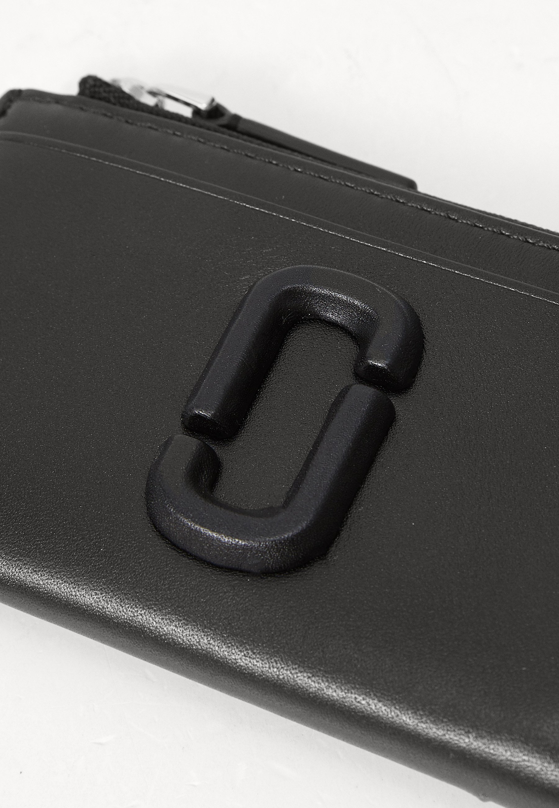 MARC JACOBS THE TOP ZIP MULTI WALLET - Piniginė - black