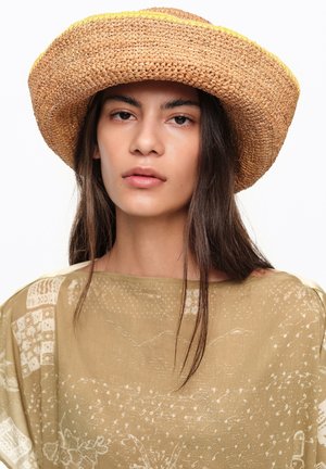 BIMBA Y LOLA, BIMBA Y LOLA GORRO RAFIA TOSTADO - Sombrero - marron