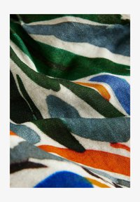 Valgt, green palm print