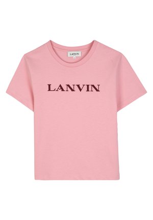 T-shirt rose à manches courtes avec col rond et logo "LANVIN" rouge foncé imprimé sur la poitrine.