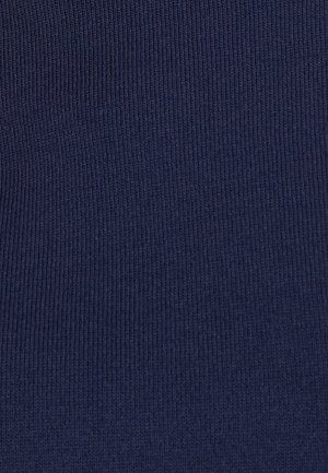 Tejido de ribete azul marino oscuro con un patrón texturizado, que presenta líneas verticales que crean un diseño elástico y ajustado.