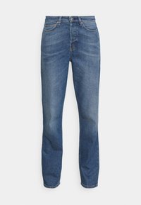 Blå denimjeans med en klassisk rak benställning, som har fem fickor och en knappstängning i midjan.