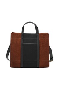 Sac cabas en suède marron et cuir noir avec deux poignées supérieures et une bandoulière réglable. Présente un design structuré et des panneaux contrastants.