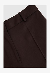 Unausgewählt, aubergine