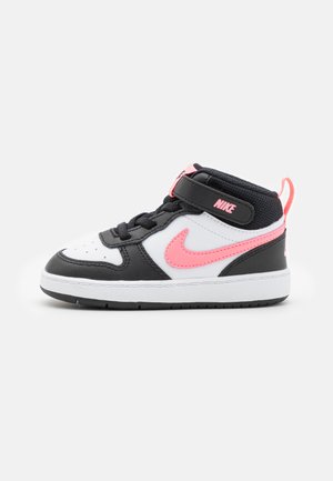 COURT BOROUGH MID UNISEX - Korkeavartiset tennarit - black/sunset pulse/white