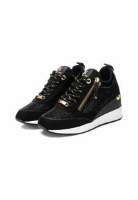 XTI Zapatillas - black