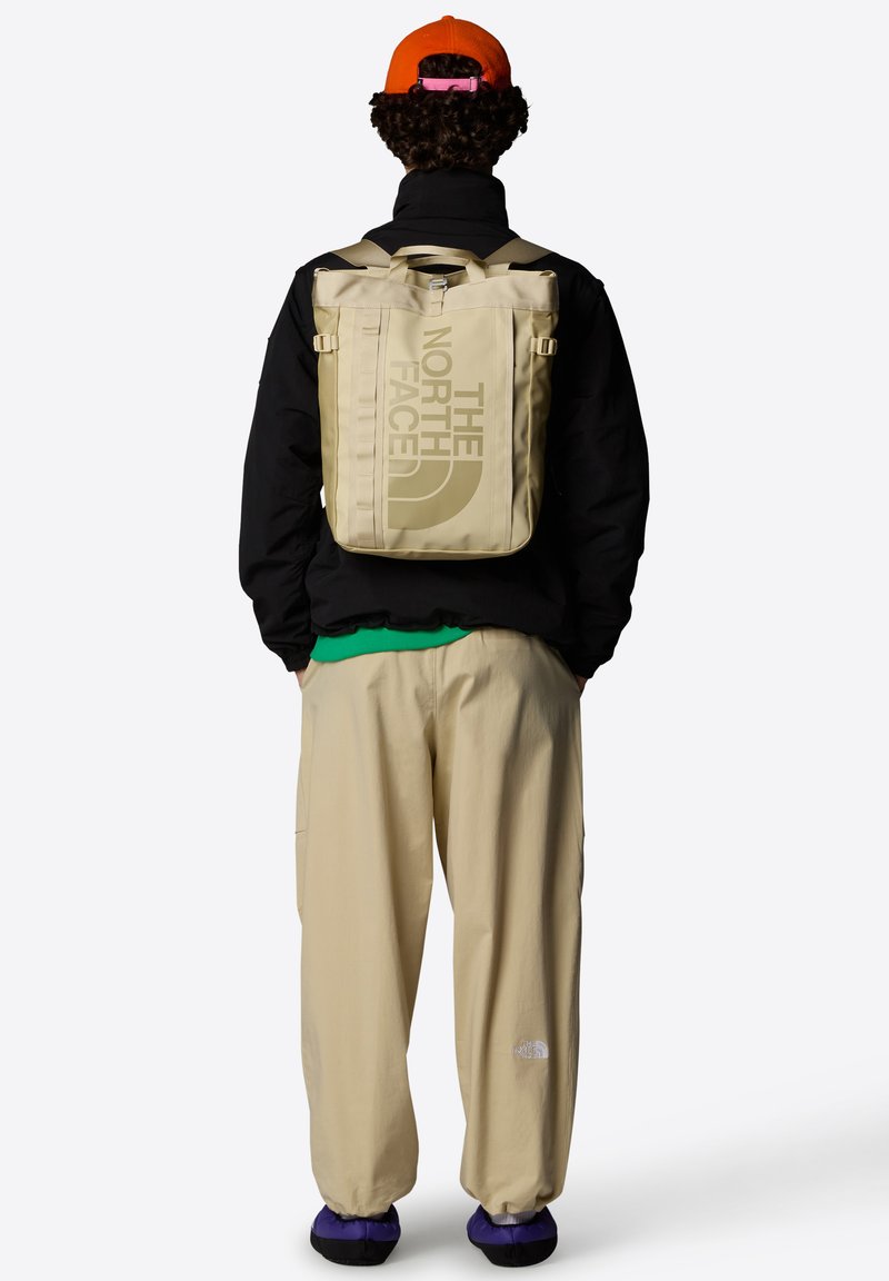 The North Face BASE CAMP - Ryggsekk - gravel-khaki stone