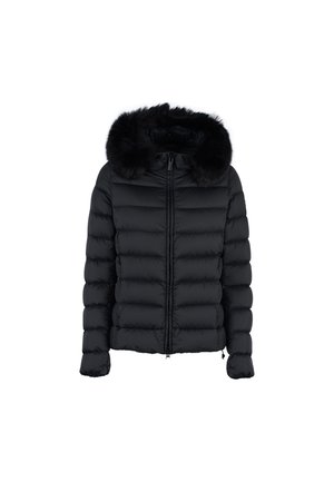 Czarna kurtka puchowa z zamkiem z przodu, z szerokim kapturem z futra i pikowanym wzorem. Materiał jest miękki o gładkiej fakturze.