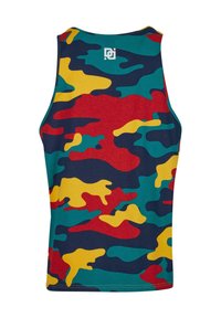 Top fără mâneci cu un model de camuflaj, având culori roșu, galben, verde și albastru pe un fundal bleumarin. Fabricat dintr-un material moale și ușor.