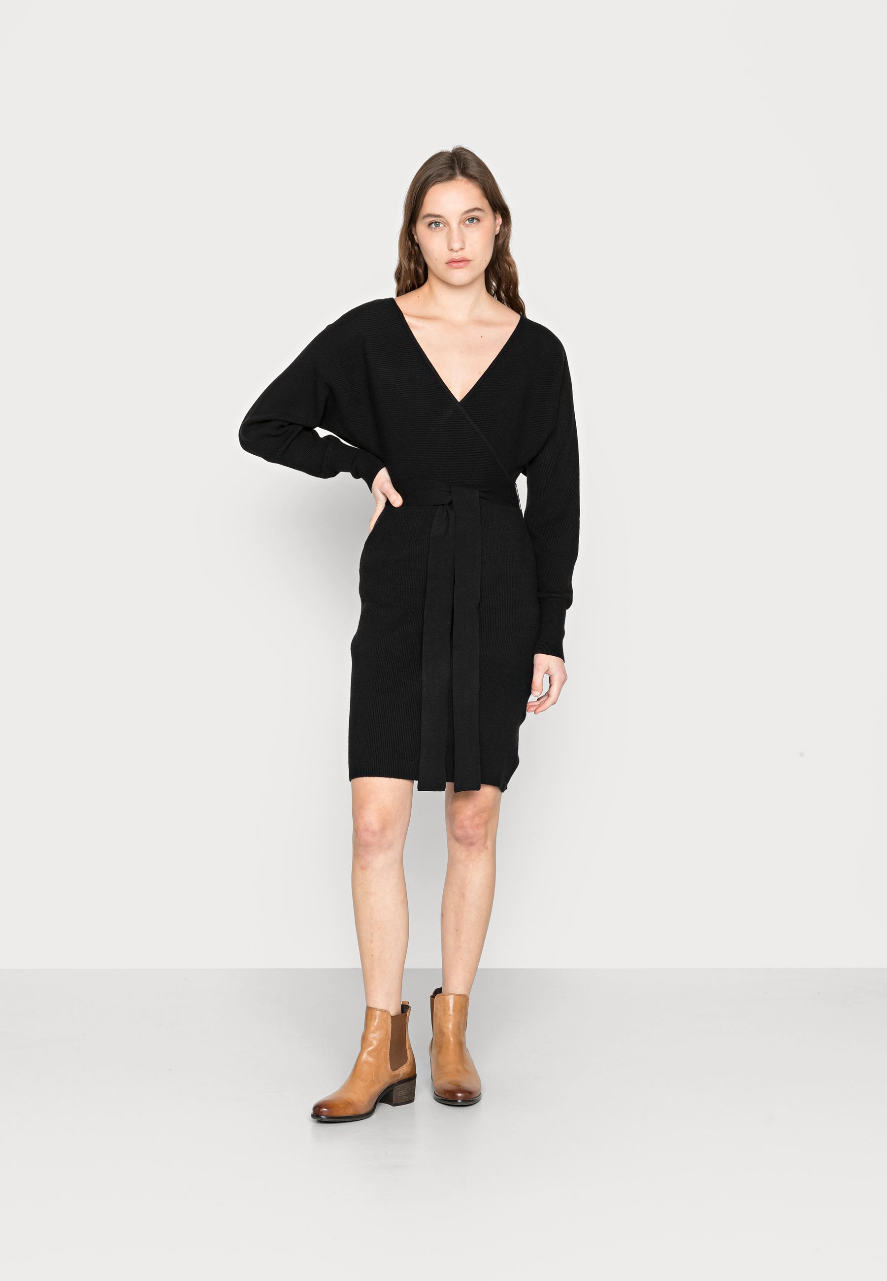 Anna Field Jumper dress - black 