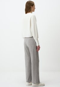Jimmy Key ROUND NECK BATWING SLEEVE  - Pullover - ecru