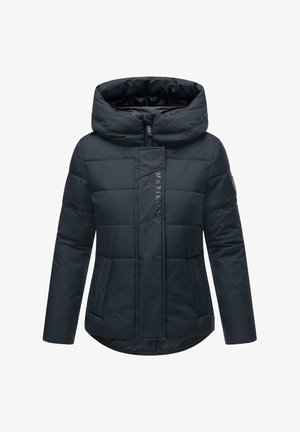 Zwarte gewatteerde pufferjack met capuchon en een geborduurd ontwerp, voorpocket met rits, twee zijzakken en "MARK" branding op de borst. Glad textuur.