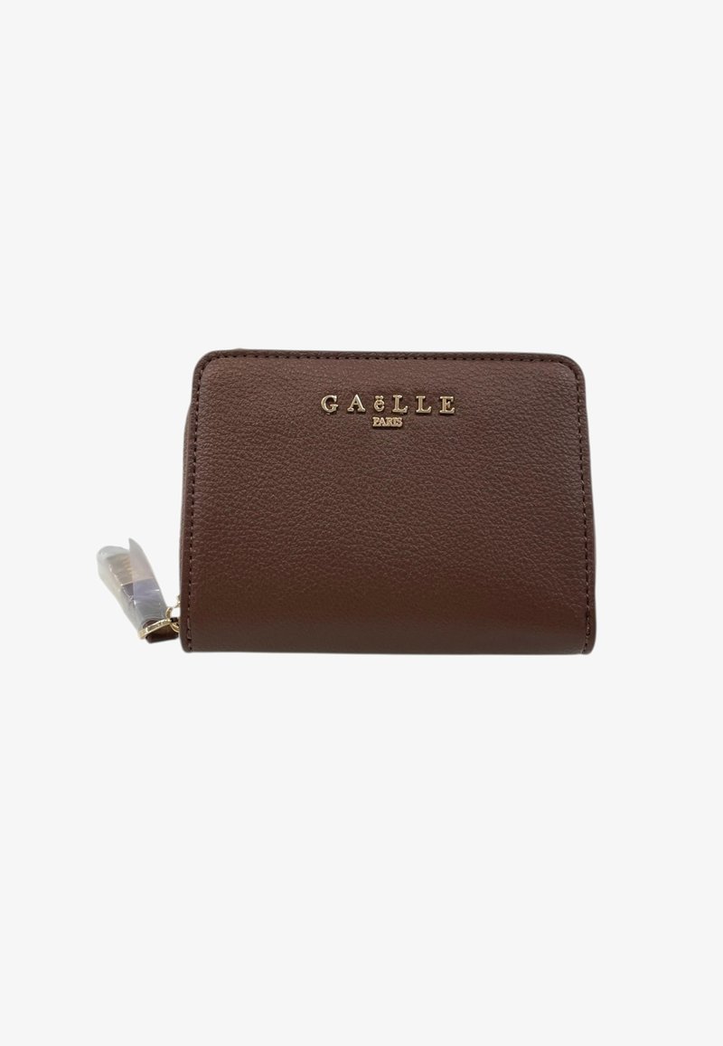 Portafoglio in pelle marrone con texture, logo dorato "GAELLE PARIS" e chiusura a zip con linguetta in plastica coperta.
