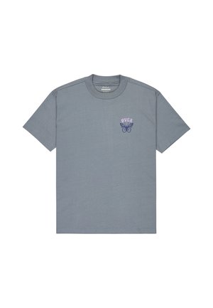 T-shirt in cotone grigio con maniche corte, colletto rotondo e una grafica di farfalla viola con il testo "RVCA" sul lato sinistro del petto.