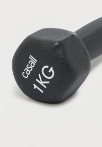 Fekete, 1 kilogrammos hatszögletű kézi súly texturált markolattal és "casall" márkanévvel fehér háttéren.