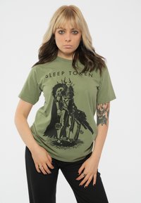 Paradiso Clothing SLEEP TOKEN THE SUMMONING BAND LOGO - Print T-shirt - green