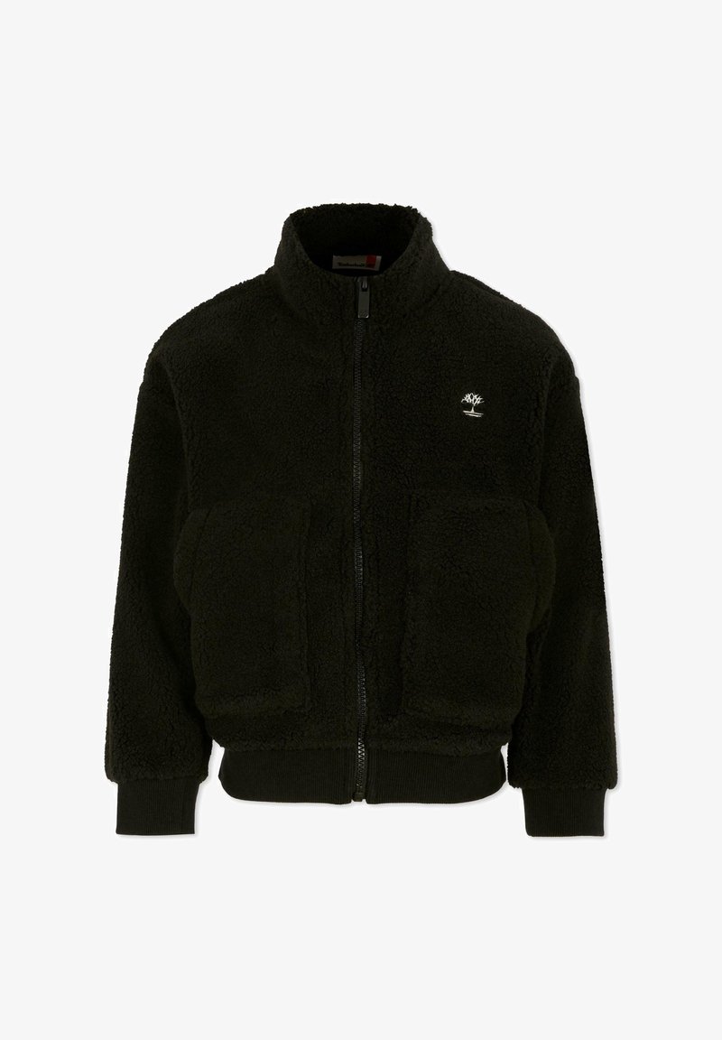 Giacca in pile nera con colletto alto, zip frontale e due grandi tasche applicate. Presenta polsini a costine e un piccolo logo sul petto.