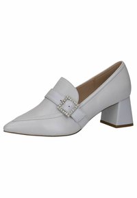 Weiße Lederpumps mit spitzem Zehenbereich und quadratischer Schnalle. Sie verfügen über einen Blockabsatz und eine glatte Textur, die ein elegantes Design betont.