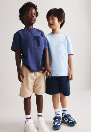 Marks & Spencer, Camiseta básica - blue mix