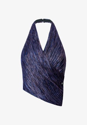 Rugalmas fazonú blúz texturált anyagból, lila és kék csíkos mintával. Nyakpántos kialakítás, fekete záródással, az egyik oldalon gomb részlettel kiemelve.