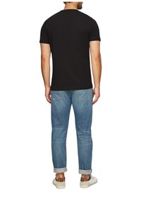 s.Oliver MIT PRINT - T-shirt print - schwarz