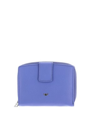 Portefeuille compact en cuir violet avec fermeture à bouton-pression à l'avant, petit logo métallique et compartiment zippé sur le côté.