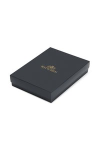 Czarne pudełko kartonowe o gładkiej fakturze, na pokrywie złocone logo "WITTCHEN", prostokątny kształt i płaskie dno.