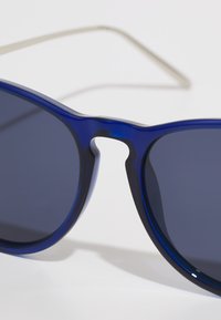 Pilgrim VANILLE - Saulesbrilles - blue