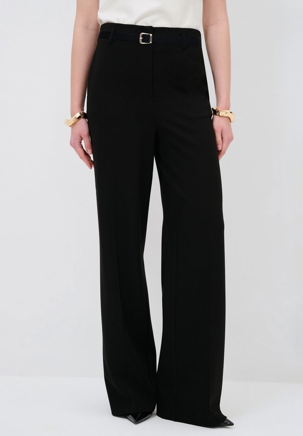 WIDE BETTED - Stoffhose