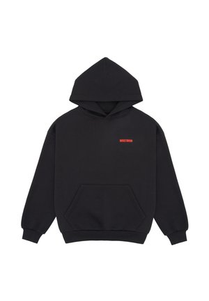 Sweat à capuche noir avec poche avant et petit texte rouge "WRSTBHVR" sur la poitrine gauche.