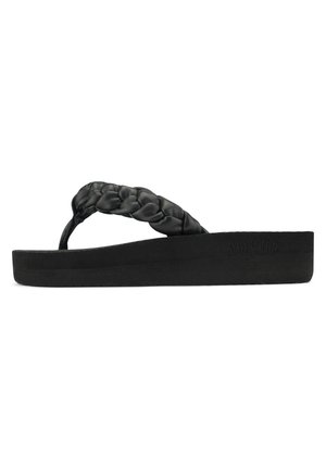 Schwarze Flip-Flops mit einem geflochtenen Riemen und einer dicken strukturierten Sohle, die ein Logo an der Seite aufweisen; das Design betont Einfachheit und Komfort.