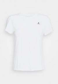 Hvid bomulds T-shirt med korte ærmer og rund halsudskæring, med et lille sort logo grafisk på venstre brystområde.