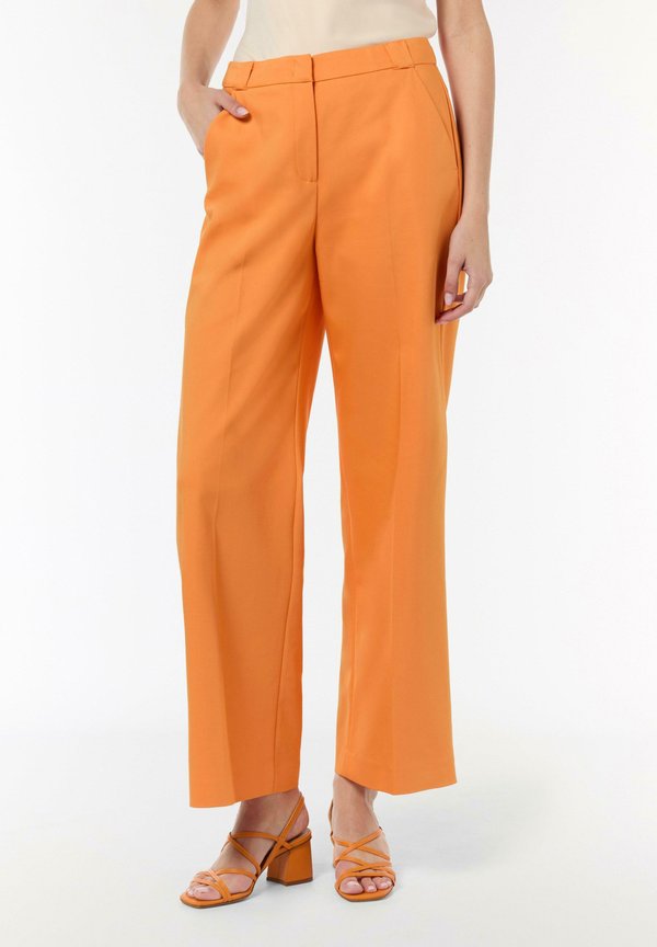 REGULAR MIT BÜGELFALTEN - Stoffhose - orange