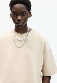 PULL&BEAR SHORT SLEEVE - T-shirts basic - sand