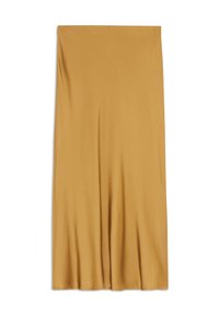 Jupe jaune moutarde, de longueur genou, fabriquée en tissu doux avec une texture lisse, affichant un design A-line simple et sans motifs visibles.