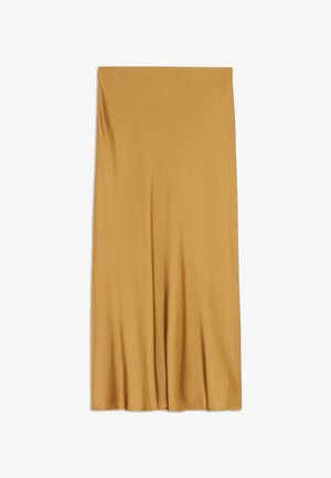 Horčicovožltá sukňa po kolená vyrobená z mäkkej tkaniny s hladkou textúrou, s jednoduchým strihom do A a bez viditeľných vzorov.