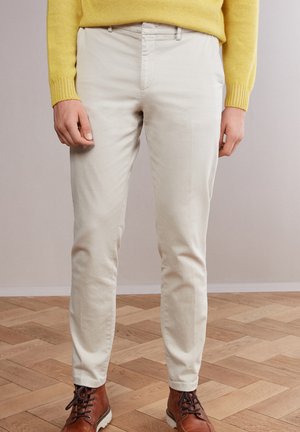 Falconeri Chino - alabaster