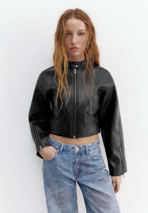 PULL&BEAR CROPPED BIKER - Imiteret læderjakke - black