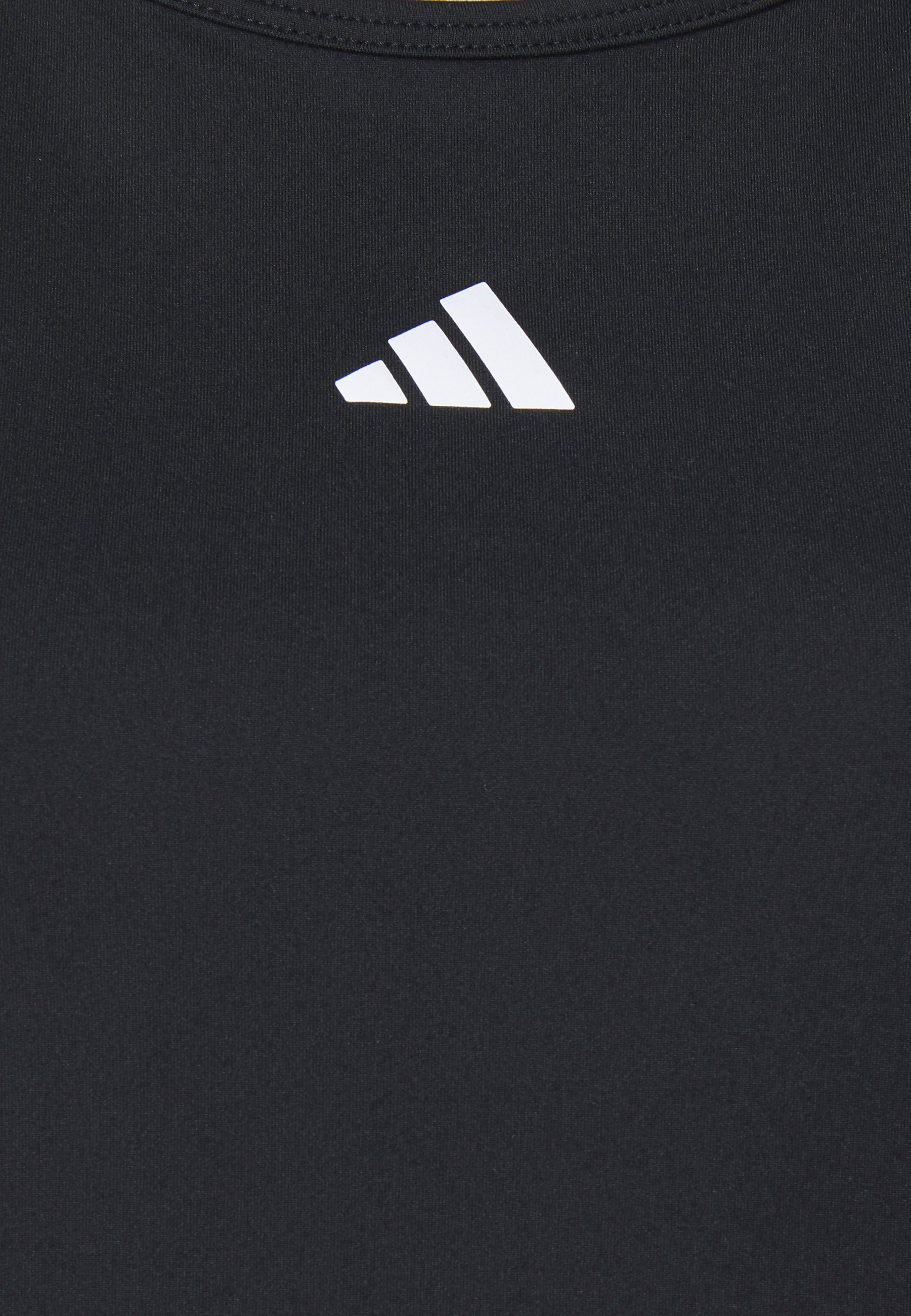 adidas logo top