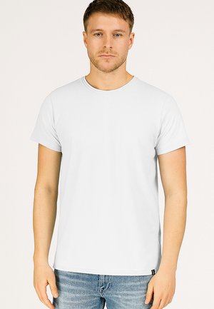 Weißes T-Shirt mit kurzen Ärmeln und Rundhalsausschnitt. Aus glattem Stoff gefertigt. Verfügt über eine weiche Textur und ein minimalistisches Design.