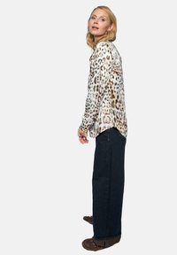 Emily van den Bergh Bluse - leo paisley