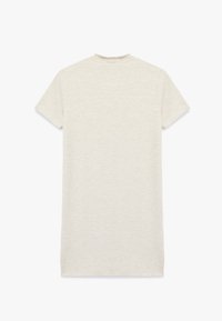 Lichtbeige T-shirt met korte mouwen, ronde halslijn, relaxte pasvorm, zachte textuur, zonder patronen of accenten, vanaf de achterkant weergegeven.